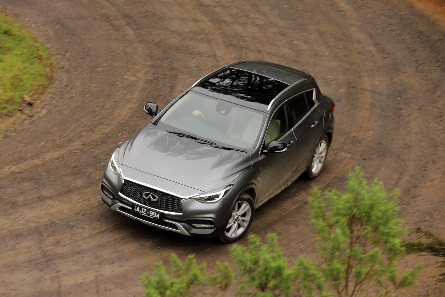  Infiniti QX30 2.0t AWD 2016 года  (AU) (фото 11 из 30)